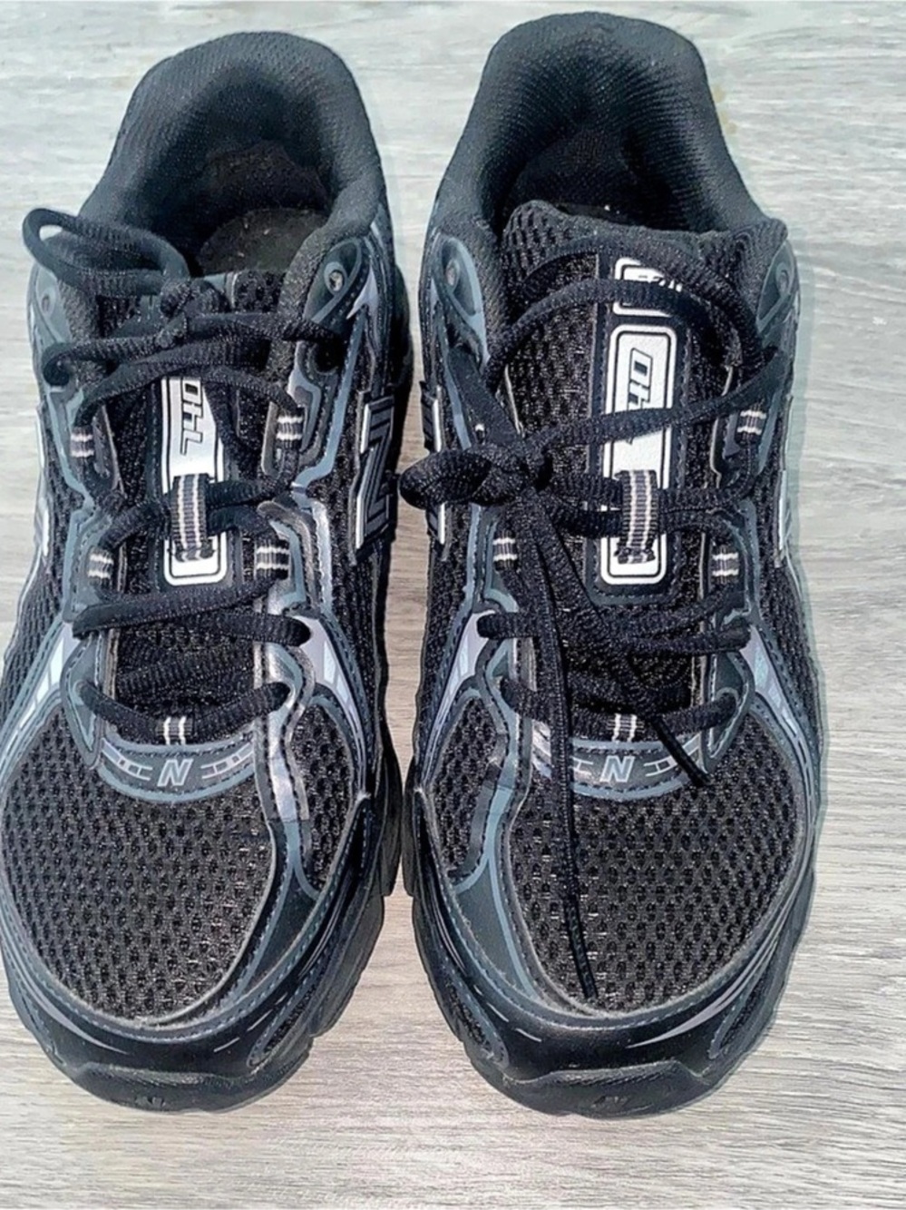 New Balance 608 Athletic Shoes Black & Gray US 7